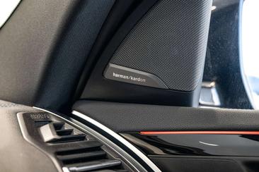 BMW iX3 — photo 28