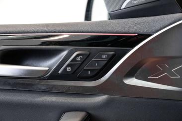 BMW iX3 — photo 29