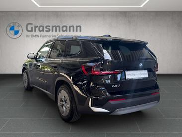 BMW IX1 EDrive20 — photo 3
