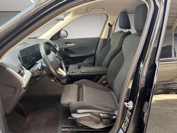 BMW IX1 EDrive20 — photo 9