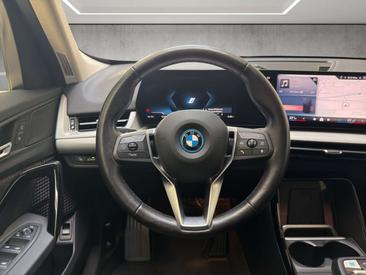 BMW IX1 EDrive20 — photo 10