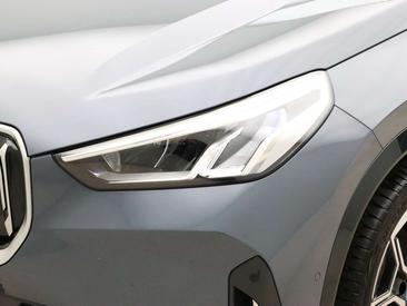 BMW IX1 Launch Edition XDrive30 — photo 10