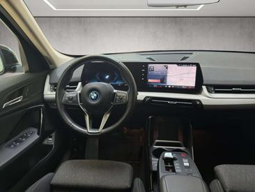 BMW IX1 EDrive20 — photo 12