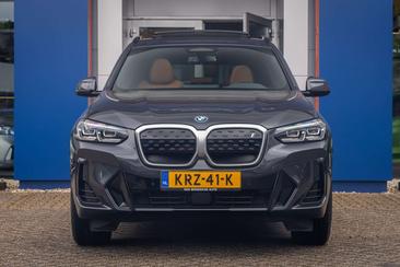 BMW iX3 Executive — photo 2