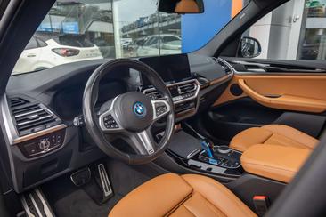 BMW iX3 Executive — photo 4