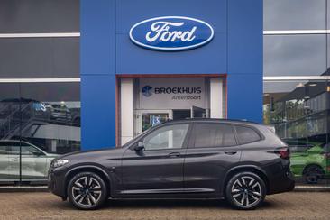 BMW iX3 Executive — photo 8