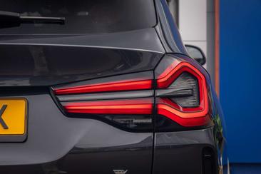 BMW iX3 Executive — photo 11