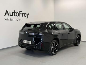 BMW iX3 SDrive40 — photo 2