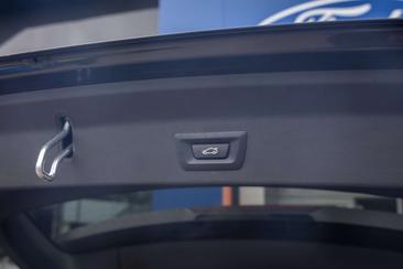 BMW iX3 Executive — photo 13