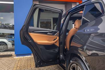 BMW iX3 Executive — photo 14