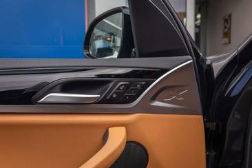 BMW iX3 Executive — photo 17
