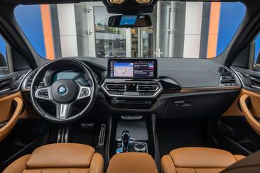 BMW iX3 Executive — photo 19