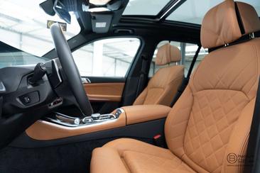 BMW X5 M Performance XDrive50e — photo 10
