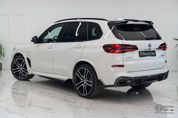 BMW X5 M Performance XDrive50e — photo 13