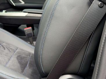 BMW X1 XDrive30e — photo 16