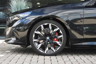 BMW Série 5 Touring M Sport 550e XDrive — photo 15