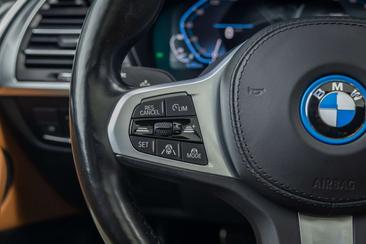 BMW iX3 Executive — photo 28