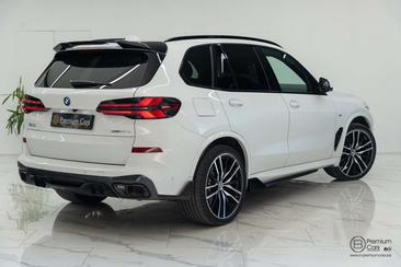 BMW X5 M Performance XDrive50e — photo 17