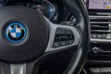 BMW iX3 Executive — photo 31
