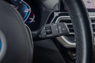 BMW iX3 Executive — photo 32