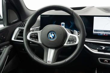 BMW X5 M Performance XDrive50e — photo 21