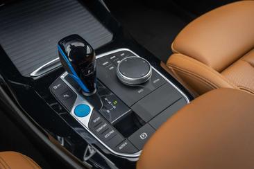 BMW iX3 Executive — photo 34
