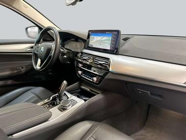 BMW Série 5 Touring 520d — photo 14