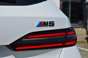 BMW M5 Touring — photo 8