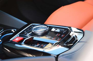 BMW M5 Touring — photo 13