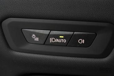 BMW X5 M Performance XDrive50e — photo 30