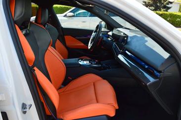 BMW M5 Touring — photo 18