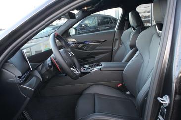 BMW M5 Touring — photo 12