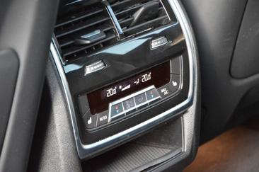 BMW X5 — photo 26