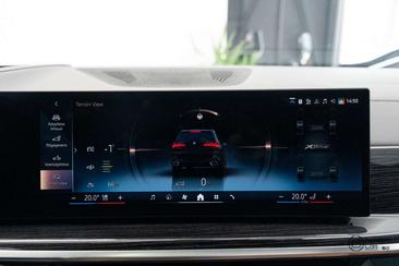 BMW X5 M Performance XDrive50e — photo 39