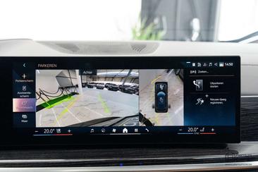 BMW X5 M Performance XDrive50e — photo 43