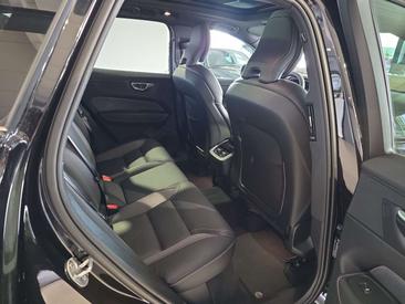 Volvo XC60 B5 — photo 13