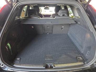 Volvo XC60 B5 — photo 14