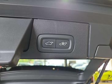 Volvo XC60 B5 — photo 16