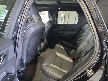Volvo XC60 B5 — photo 17