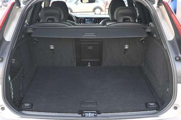 Volvo XC60 B4 Plus — photo 6