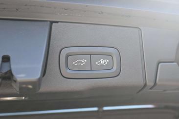 Volvo XC60 B4 Plus — photo 9