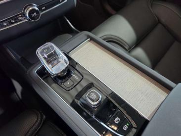 Volvo XC90 Recharge — photo 17