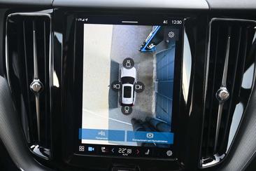 Volvo XC60 B4 Plus — photo 22