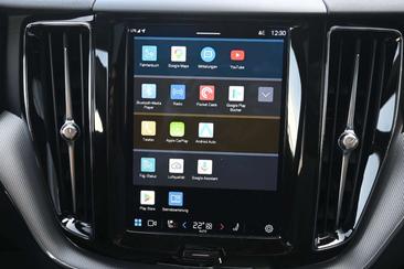 Volvo XC60 B4 Plus — photo 23
