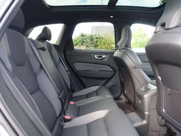 Volvo XC60 T8 Recharge Plus — photo 9