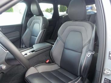 Volvo XC60 T8 Recharge Plus — photo 11