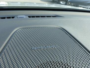 Volvo XC60 T8 Recharge Plus — photo 23