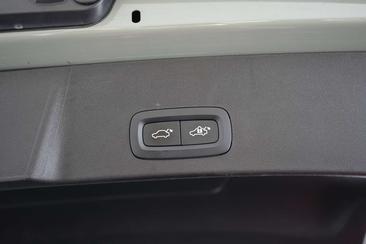 Volvo XC40 Recharge Plus — photo 22