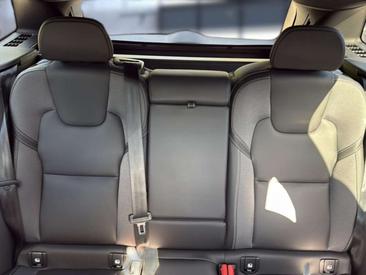 Volvo XC60 B4 Plus — photo 25