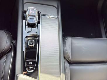Volvo XC60 B4 Plus — photo 28